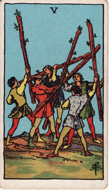 Cinco de Bastos — carta del tarot Rider-Waite
